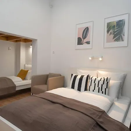 Located, 150 M2 5 Bedrooms Apt., Apartment *