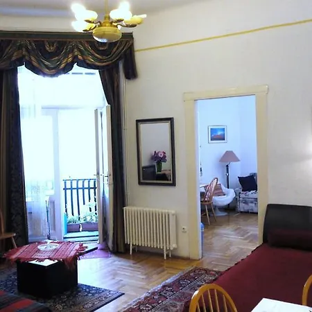 Garibaldi 5 & Апартаменты *