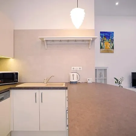 Rumbach Apartment *