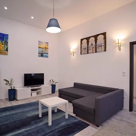 Rumbach Apartment *