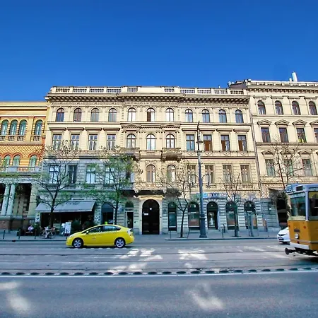 Apartament Hip At The Museum