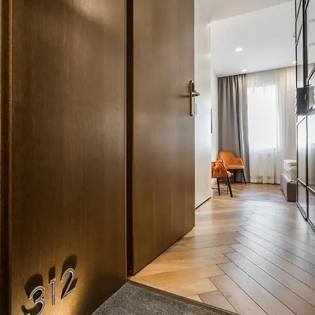 Eye- Boutique Suites, By Bqa 3* Budapest
