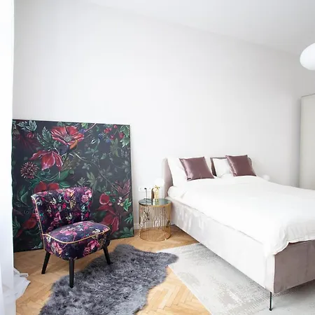 Real Deluxe Next To Danube Apartment Budapest