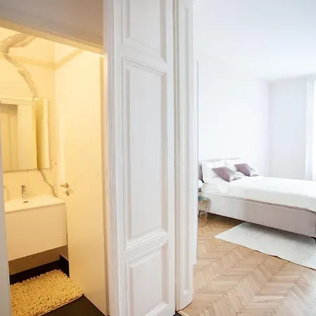 Real Deluxe Next To Danube Apartment Budapest