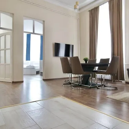 Premium By Hi5-vaci Str. 3 Bedroom Apartmán