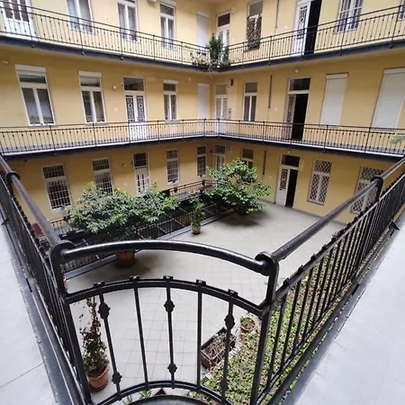 Gold Basilica Apartment Budapest