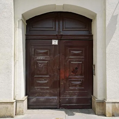 Rumbach Apartment