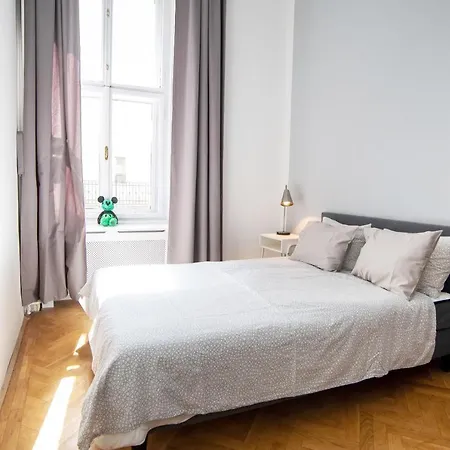 Charming Flat Close To Danube And 4-seasons *