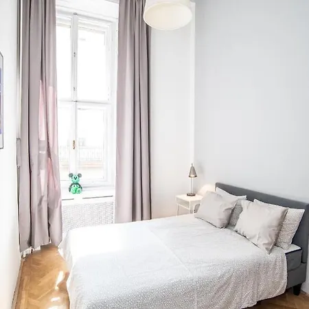Charming Flat Close To Danube And 4-seasons Apartment
