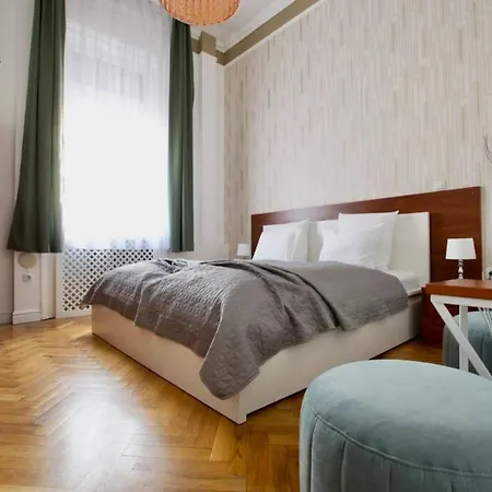 Premium By Hi5-vaci Str. 3 Bedroom Budapest