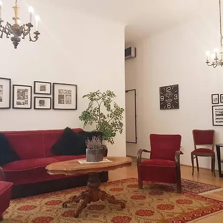 Your Gorgeous And Spacious Dream Free Parking Apartment