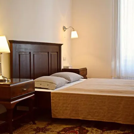 In Historical Building With Free Private Parking Apartment Budapest