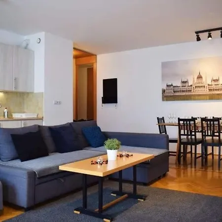 Apartment Cosy In Downtown With Free Garage Parking Budapest