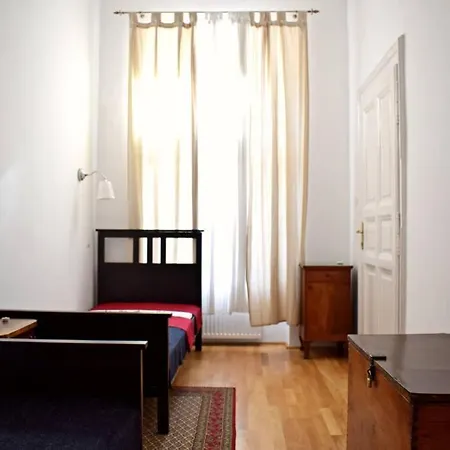 In Historical Building With Free Private Parking Apartment *