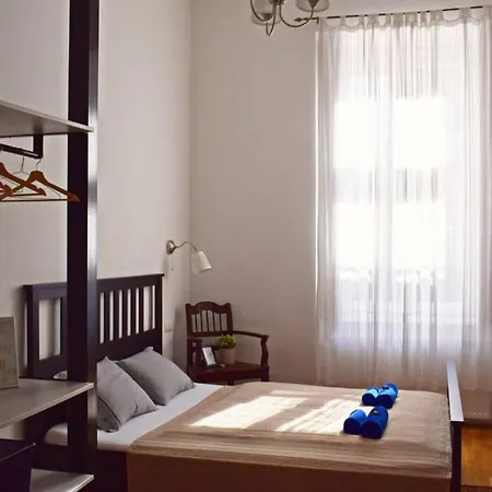 Apartment In Historical Building With Free Private Parking