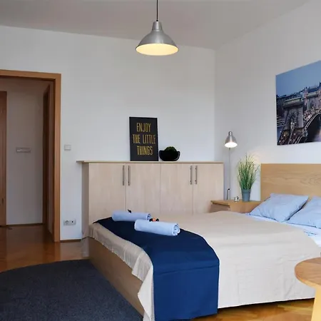 Cosy In Downtown With Free Garage Parking * Budapest