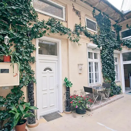 Oasis Guest house *