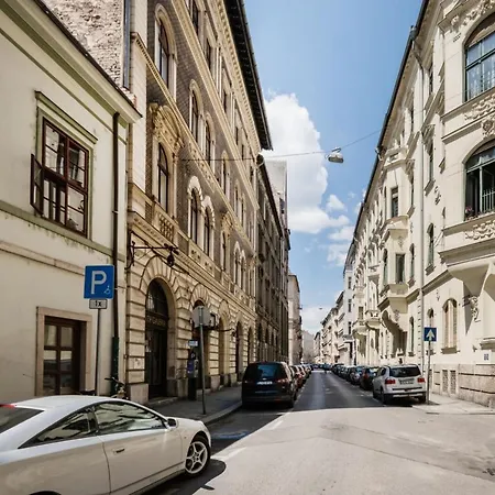 Apartment Downtown Luxury Jacuzzi Budapest