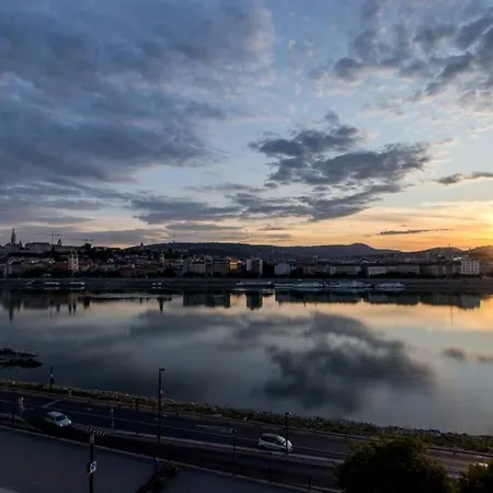 Apartment View Of Your Kingdom - Superhost Budapest