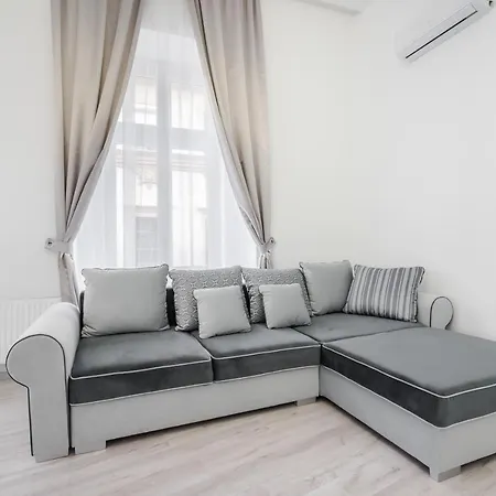 Apartment Kiraly 35 Luxury With Free Parking Budapest