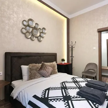 Contemporary Hidden Gem Art-deco Budapešť
