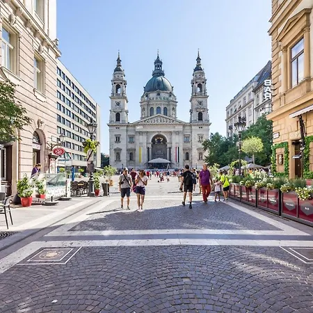 Apartment Basilika View Imperial -sas Street -need Reservation For Free Parking Budapest