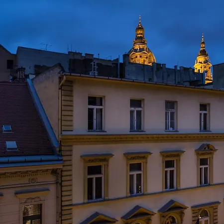 Apartment Basilika View Imperial -sas Street -need Reservation For Free Parking Budapest