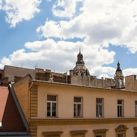 Basilika View Imperial -sas Street -need Reservation For Free Parking Budapest