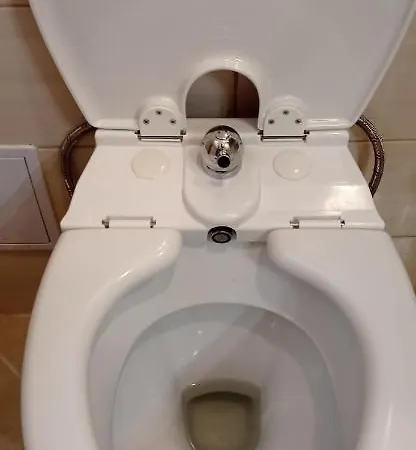 Western * Budapešť
