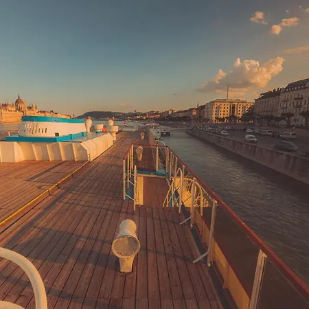 Grand Jules - Boat 3* Budapest