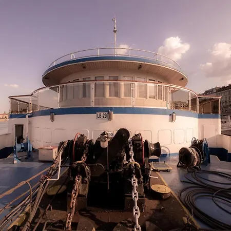 Grand Jules - Boat Botel 3*