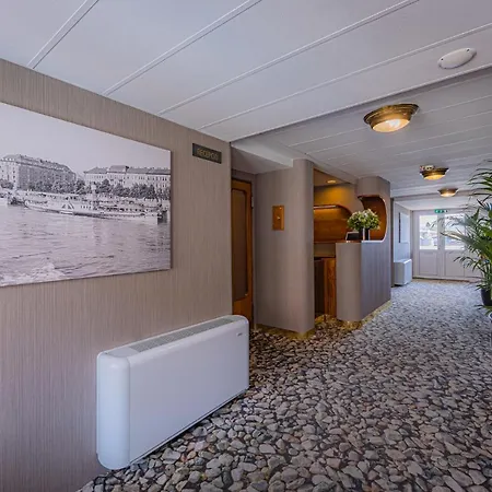Botel Grand Jules - Boat Budapest