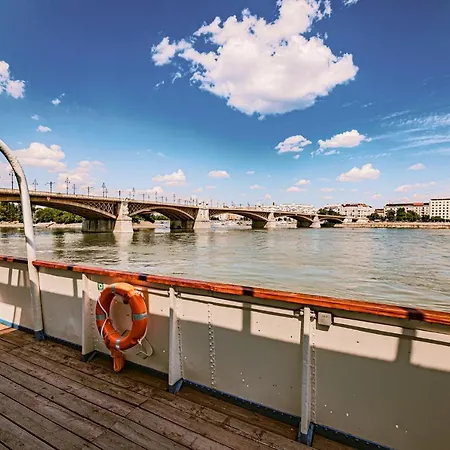 Grand Jules - Boat