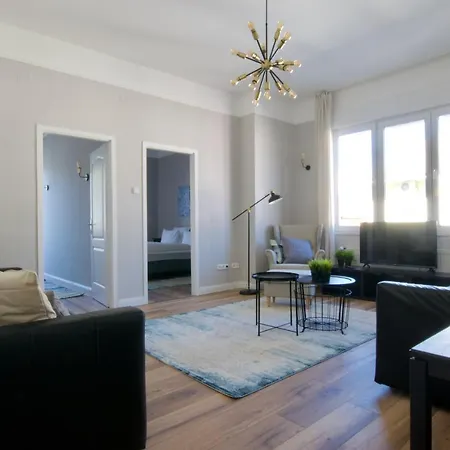Standard By Hi5 - Tatra Street Apartmán