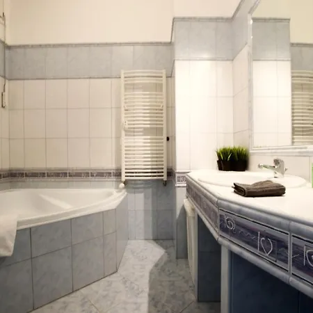 Standard By Hi5 - Tatra Street Apartmán
