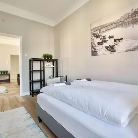 Standard By Hi5 - Tatra Street Apartmán