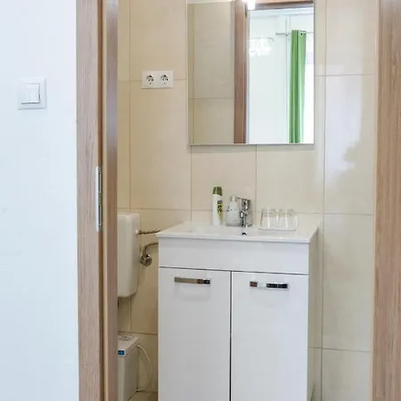 3 En Bedroom Flat In The Main Centre For 6ppl, 3bdr,3bthr,ac Apartmán