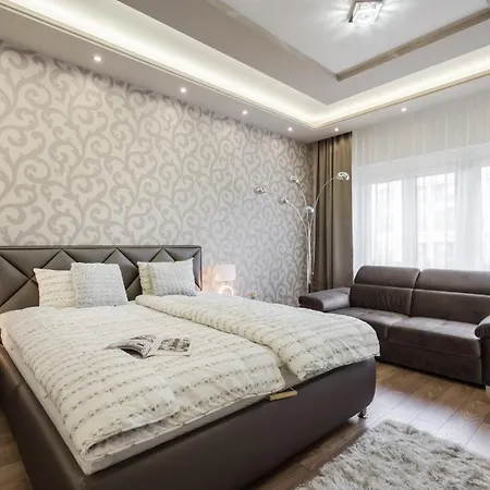 Bpr Ethereal Panoramic With A/c & Balcony Апартаменты *