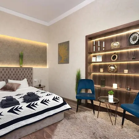 Contemporary Hidden Gem Art-deco Budapešť