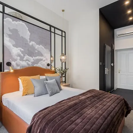 Hotel Astoria Boutique Suites- Location By Bqa *