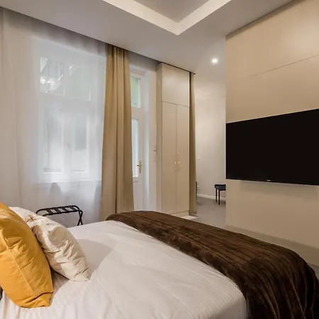 Hotel Astoria Boutique Suites- Location By Bqa Budapest
