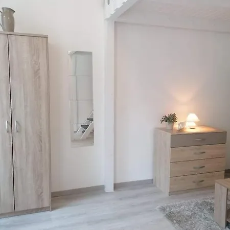 Rose Apartmann *