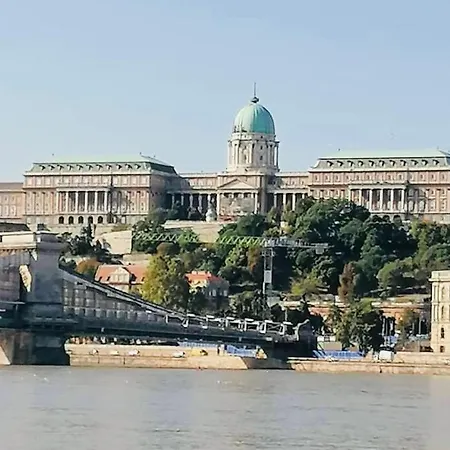 Rose Apartmann