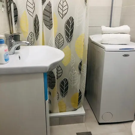 Rose Apartmann *