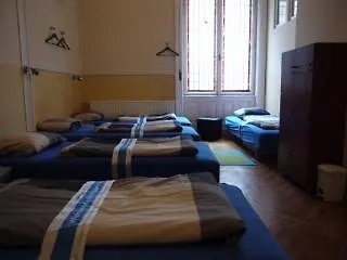玛维里克旅馆及套房 旅馆 *