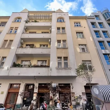 Apartment Corvina With Free Private Parking