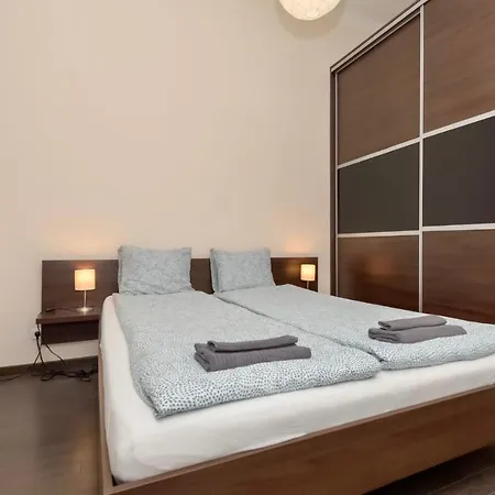 Apartment Corvina With Free Private Parking Budapest