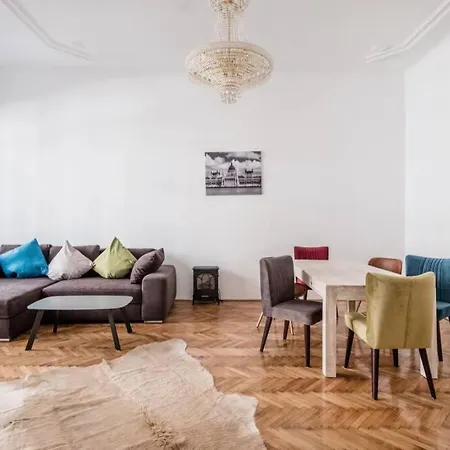 Apartamento Oktober 6/8 *