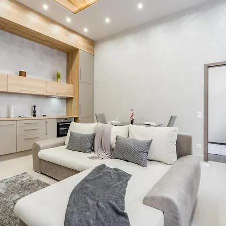 Appartement Nirvana Suite,3 Bedrooms, 2 Bathrooms, Acs Boedapest