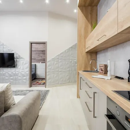 Apartment Nirvana Suite,3 Bedrooms, 2 Bathrooms, Acs Budapest